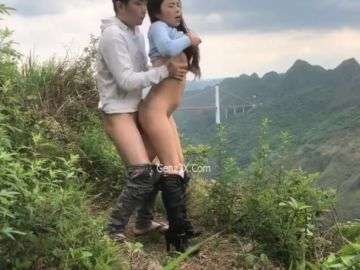 Cặp Đôi Địt Nhau Trên Đồi Vắng Sướng Điên Cuồng Cặp Đôi Địt Nhau Trên Đồi Vắng Sướng Điên Cuồng