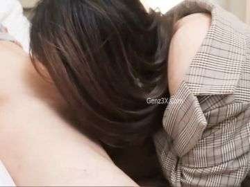 2 Em Em Học Thích Làm Tình Với Nhau Trên Giường Lớn