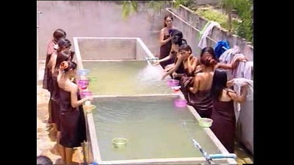 An Ủi Bạn Thân Thất Tình Bằng Cú Địt Nồng Nhiệt Trên Giường