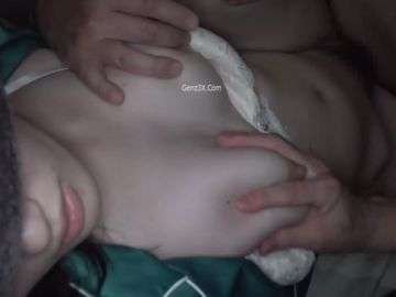 Chơi Tập Thể Cái Mu Lồn Múp Của Mỹ Nữ Da Trắng