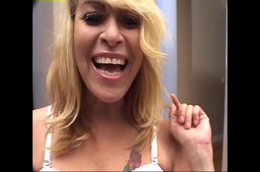 Cô Người Yêu Hiểu Chuyện Gửi Clip Sex Cho Anh Người Yêu Xem