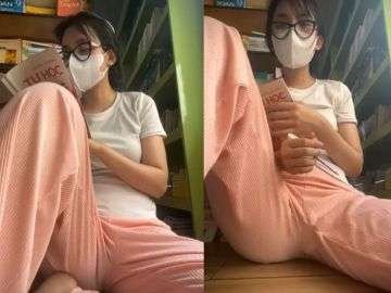 Gái Dâm Rủ Bạn Vào Thư Viện Học Trong Sung Sướng
