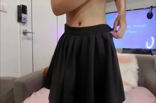 Hot Idol Nhét Cặc Giả Ngày Trên Livestream