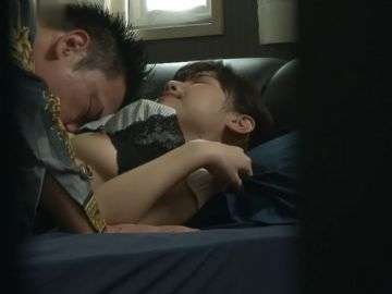 Lên Giường Với Người Yêu Cũ Bị Chồng Chưa Cưới Phát Hiện