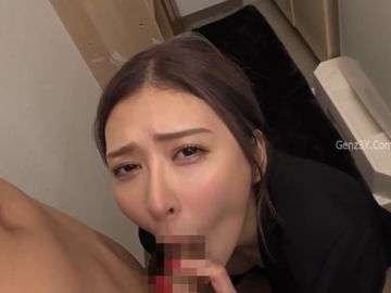 Nam Nhân Viên May Mắn Được Chơi Lồn Sếp Nữ