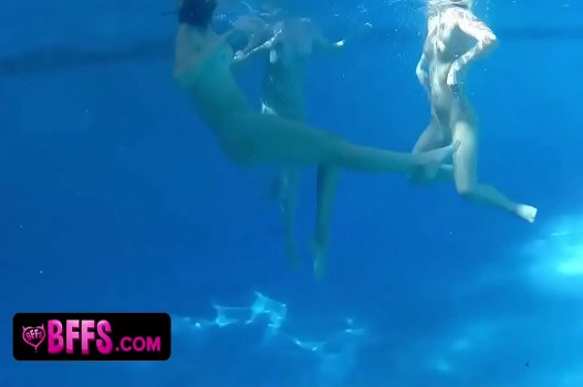 Sex Lesbian Hay Mẹ Và Con Gái Sung Sướng Vui Vẻ Với Nhau