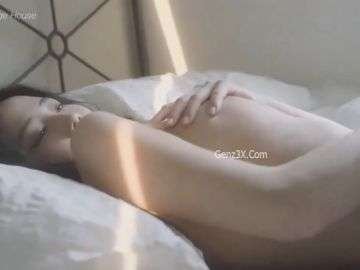 Siêu Mẫu Xinh Đẹp Thích Lên Tàu Chỉ Để Bán Trinh