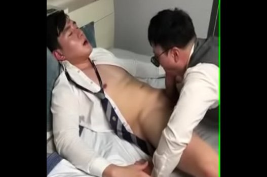 Trai Gay Ngập Dục Dưới Những Cú Đụ Mạnh Mẽ
