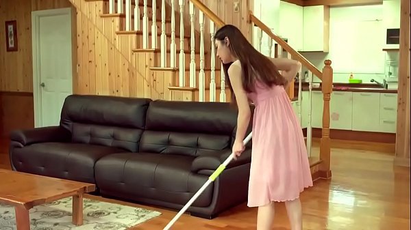 Vắng Anh Nên Em Phải Dùng Dưa Leo Để Thỏa Mãn